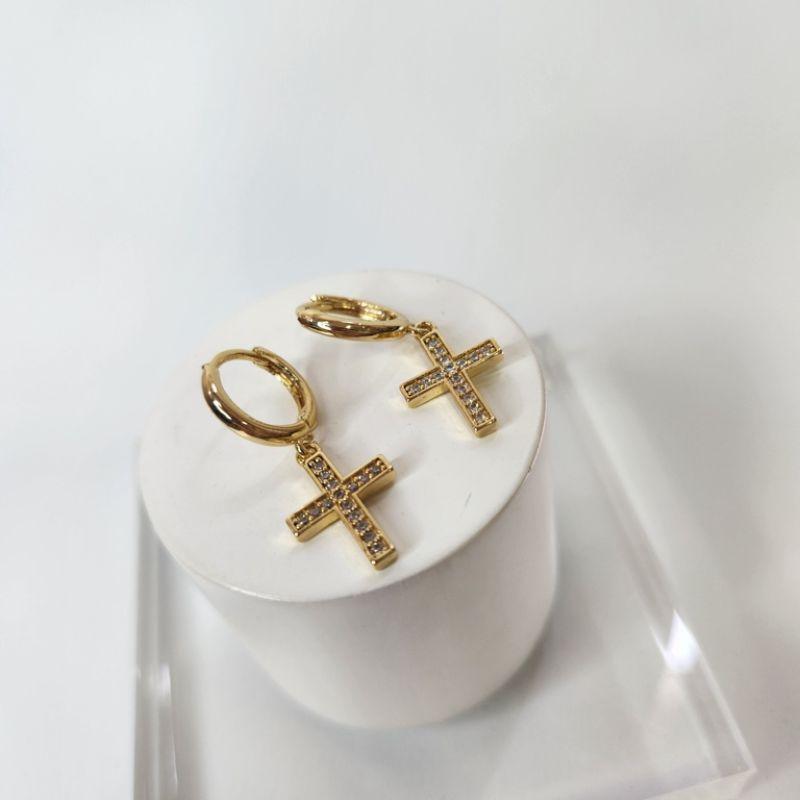 BRINCO OURO ARGOLA CRUZ Z