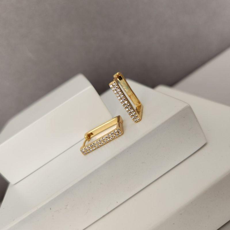 BRINCO OURO ARGOLA RETANG ZIRC M