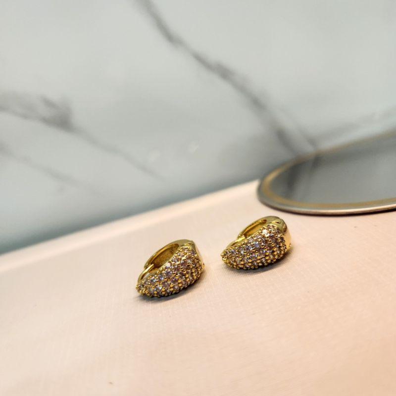 BRINCO OURO ARGOLA TIPO GOTA ZIRC