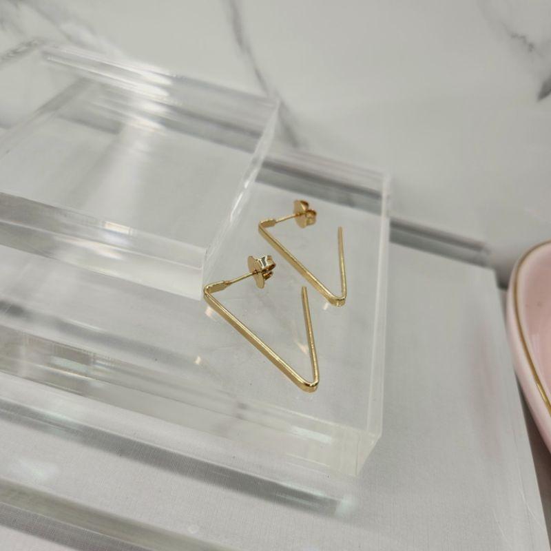 BRINCO OURO ARGOLA TRIANGULO M