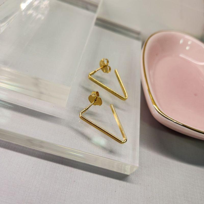 BRINCO OURO ARGOLA TRIANGULO P