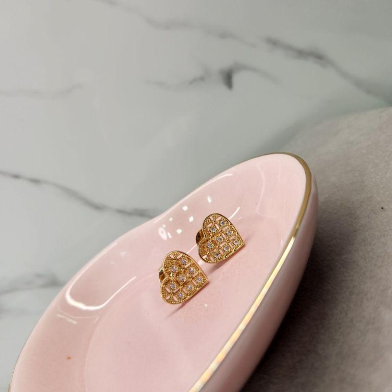 BRINCO OURO CORAÇÃO ARABESCO Z