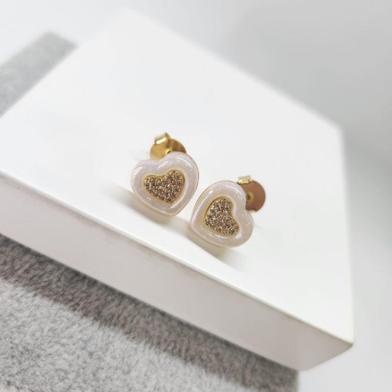 BRINCO OURO CORAÇÃO MADREPÉROLA  V ZIRC