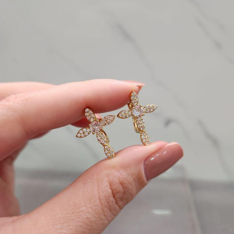 BRINCO OURO CRUCIFIXO LUXO