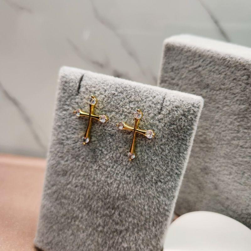 BRINCO OURO CRUZ 3 PONTOS DE LUZ