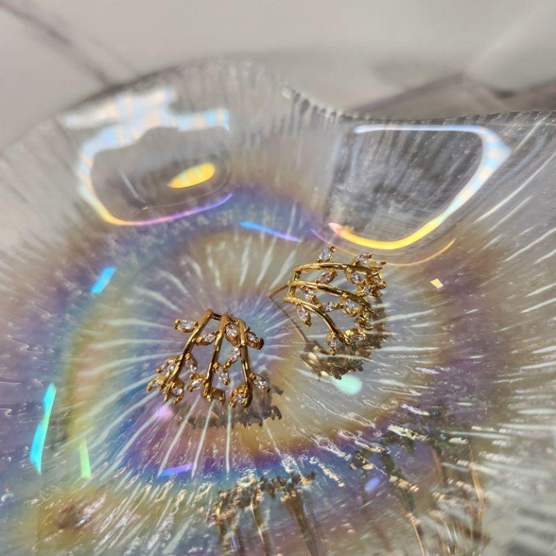 BRINCO OURO EAR HOOK FOLHAS