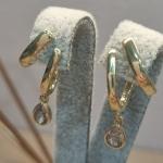 BRINCO OURO EAR HOOK  GOTA CRISTAL	