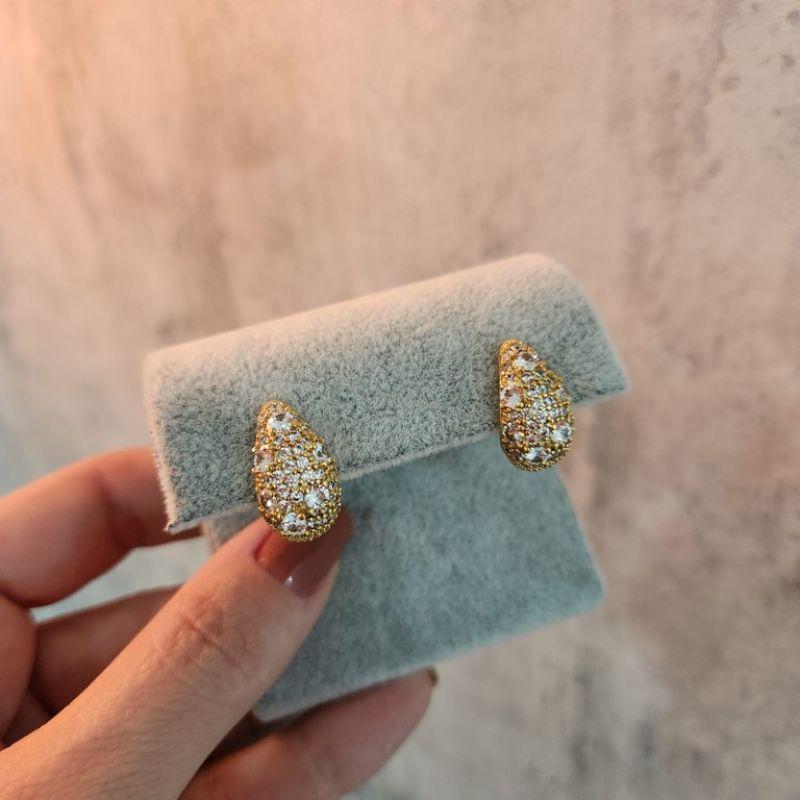 BRINCO OURO GOTA CRAVEJADA COM ZIRC