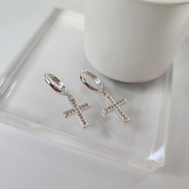 BRINCO PRATA ARGOLA CRUZ Z