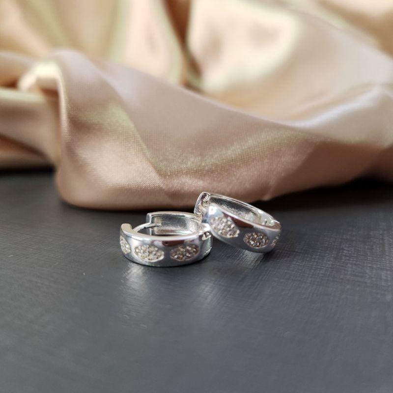 BRINCO PRATA ARGOLA LISA CHAP OVAL ZIRC