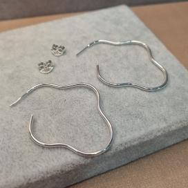 BRINCO PRATA ARGOLA NUVEM