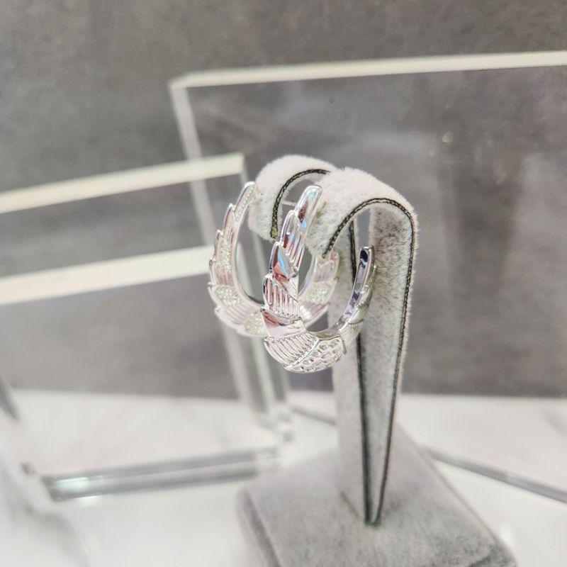 BRINCO PRATA ARGOLA OVAL DESENHADA