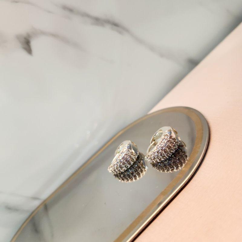 BRINCO PRATA ARGOLA TIPO GOTA ZIRC