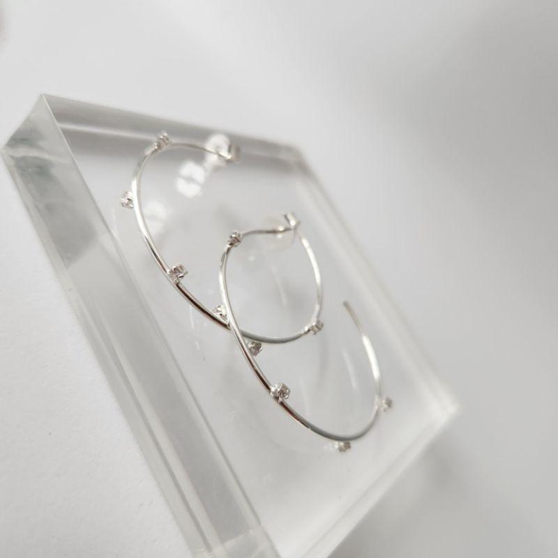 BRINCO PRATA ARGOLA ZIRC
