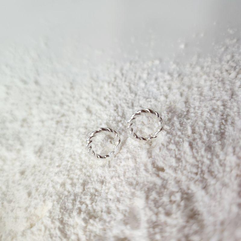 BRINCO PRATA CIRC ASPIRAL M