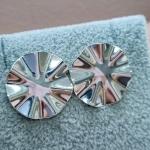 BRINCO PRATA DISCO RAIOS