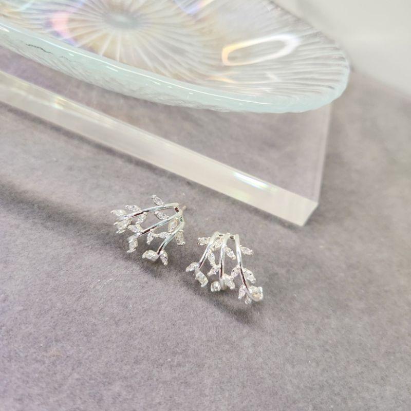 BRINCO PRATA EAR HOOK FOLHAS