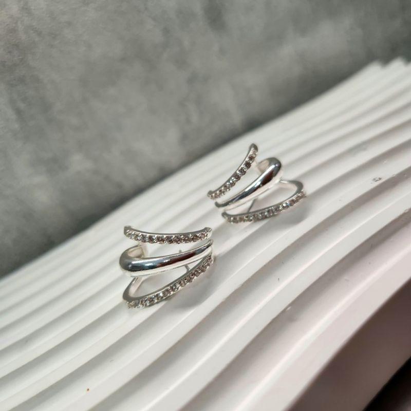 BRINCO PRATA EAR HOOK GARRA LISA ZIR