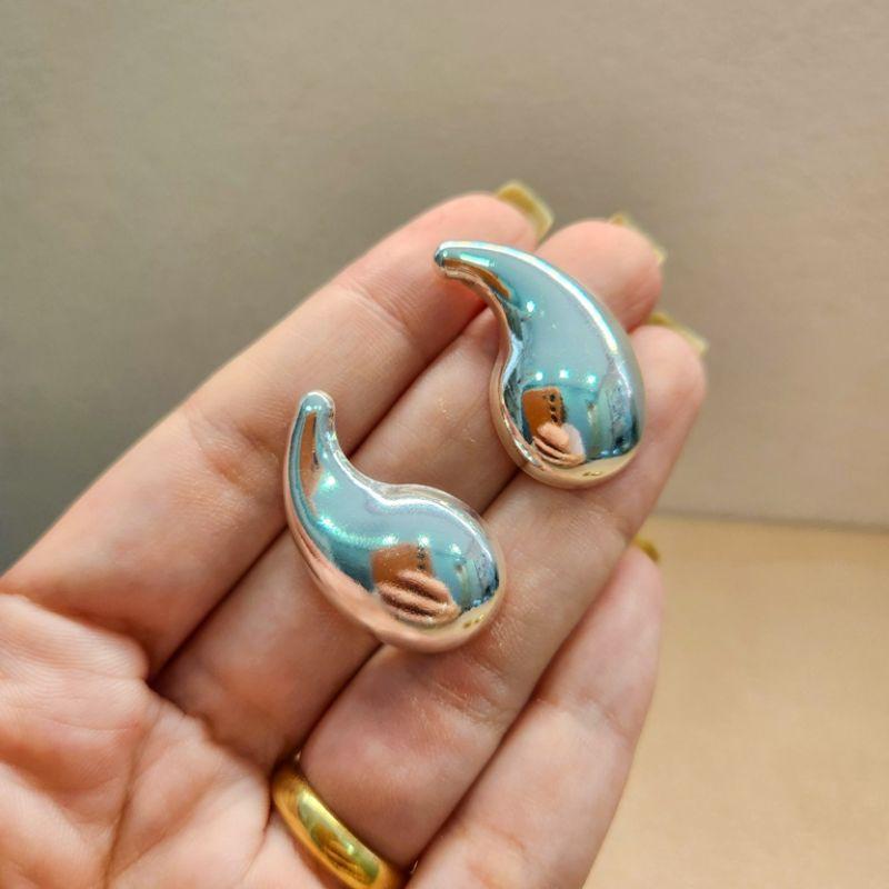 BRINCO PRATA VIRGULA