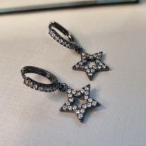 BRINCO RODIO NEGRO ARGOLA ESTRELA	