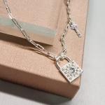 COLAR PRATA CADEADO CARTIER