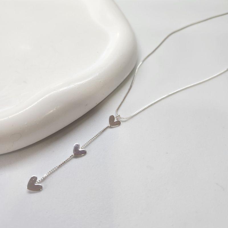 COLAR PRATA GRAVATINHA CORAÇÕES