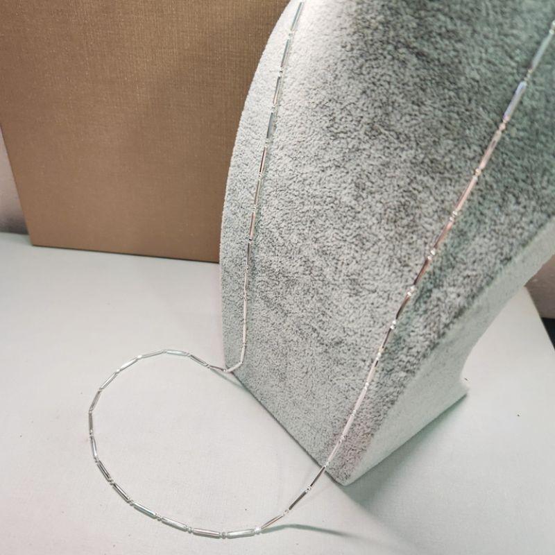 COLAR PRATA LONGO CORR PININHOS