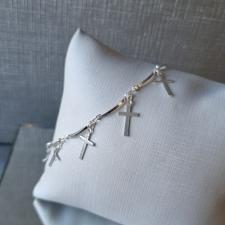 PULSEIRA PRATA CRUCIFIXOS