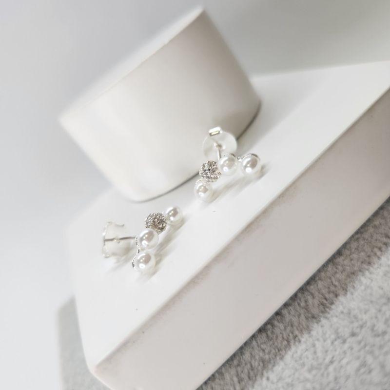 BRINCO PRATA EAR CUFF PÉROLAS